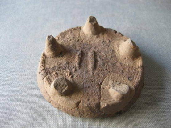 新加坡多祿溙國際拍賣｜鑒別真假支釘燒制的古瓷，看這篇就夠了！ 