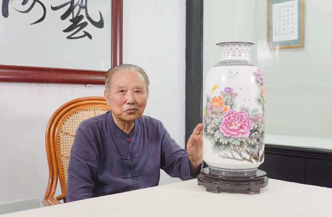 當代景德鎮瓷器收藏風口已至?十大陶瓷名家作品的市場價值與未來升值潛力解析